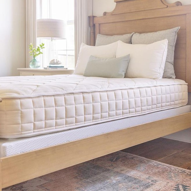 The Naturepedic Chorus Mattress - Organic Pocket Coil Hybrid and LAtex Free