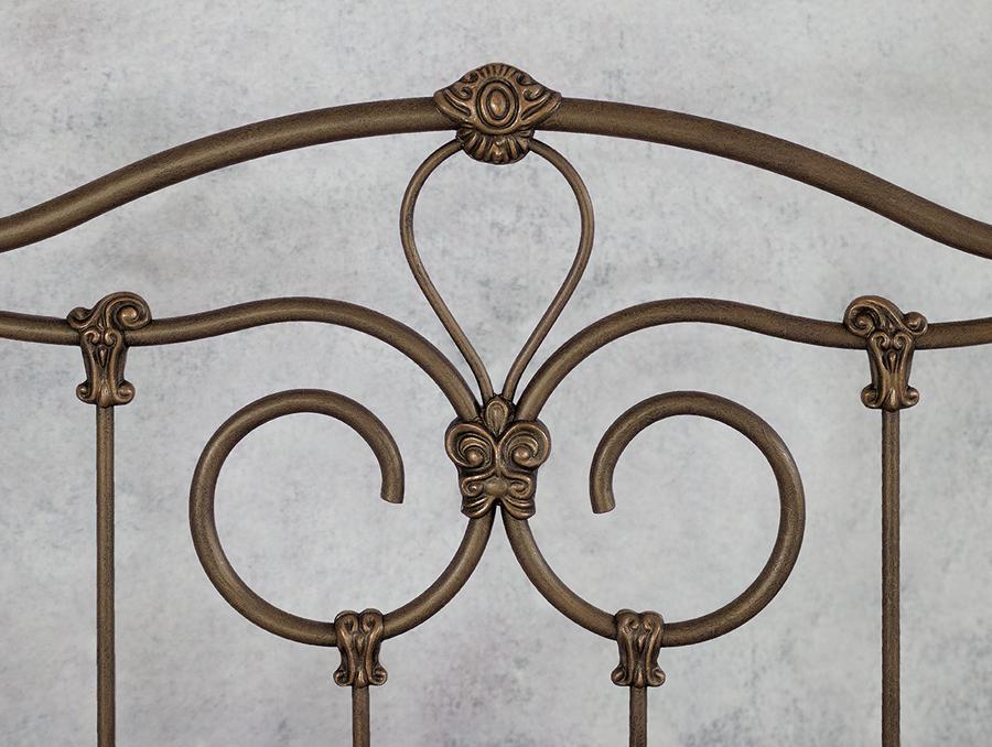 The Curves of the Olympia Iron Bed